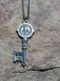 Colgante llave de San Benito