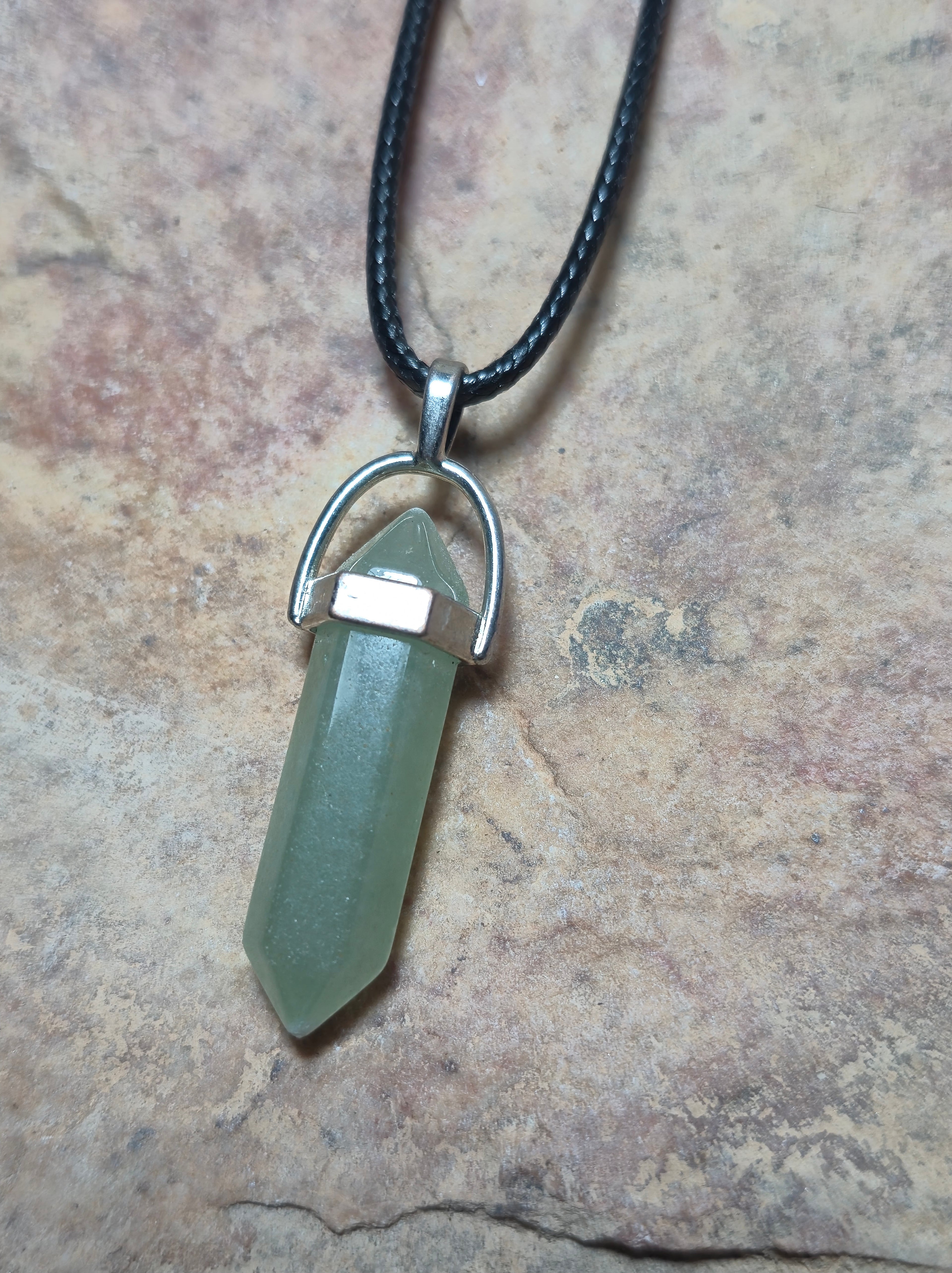 Collar péndulo punta de aventurina verde