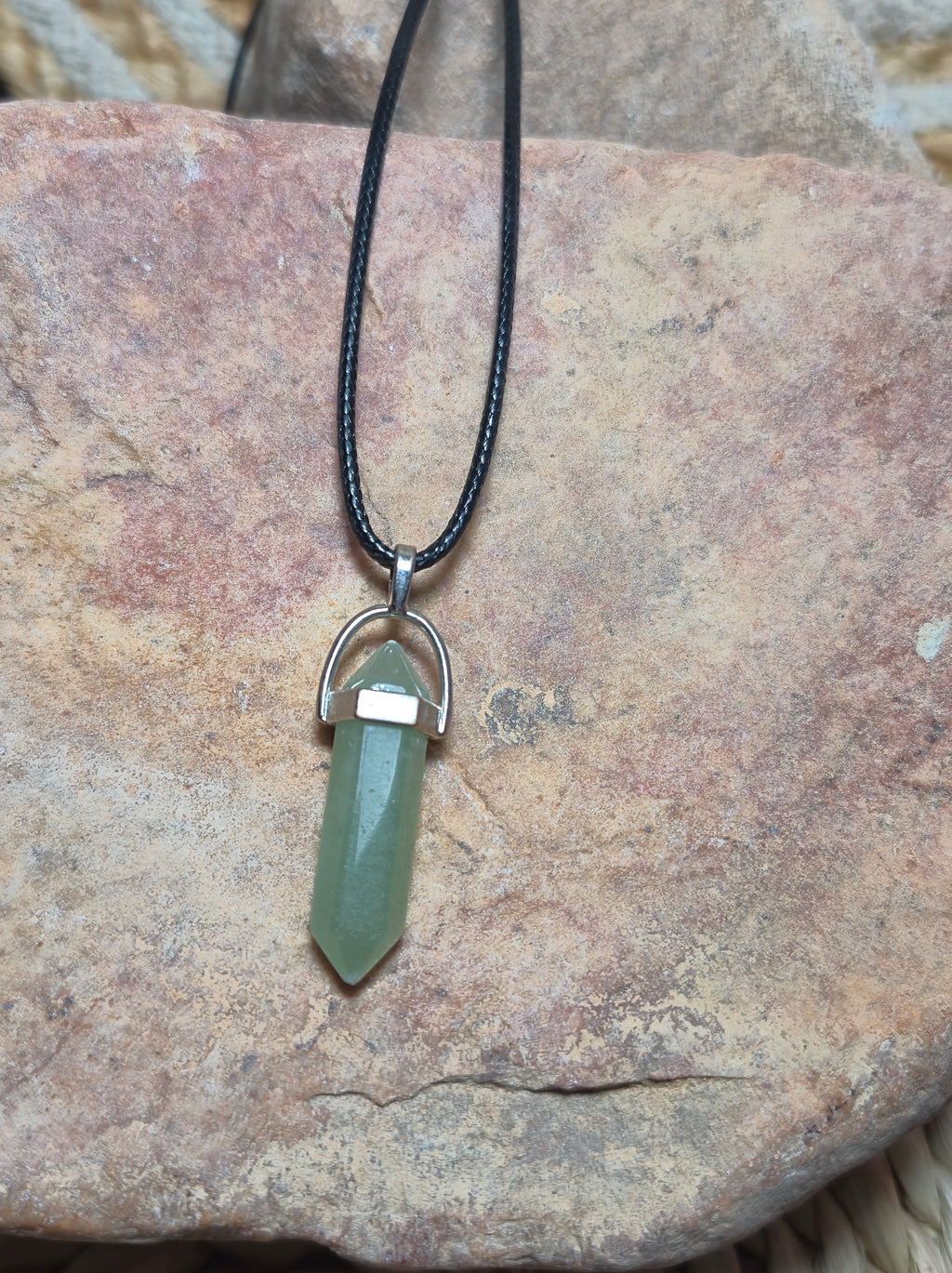 Collar péndulo punta de aventurina verde